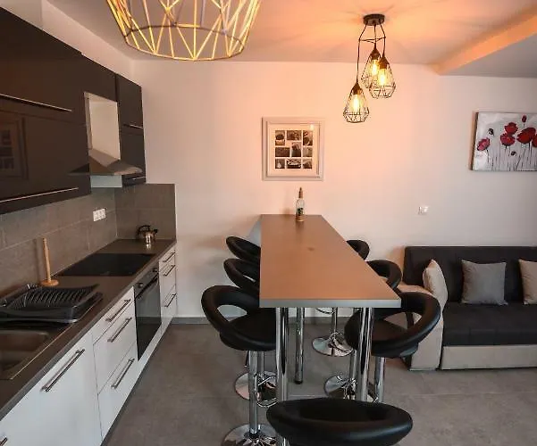 Francesca Apartman *