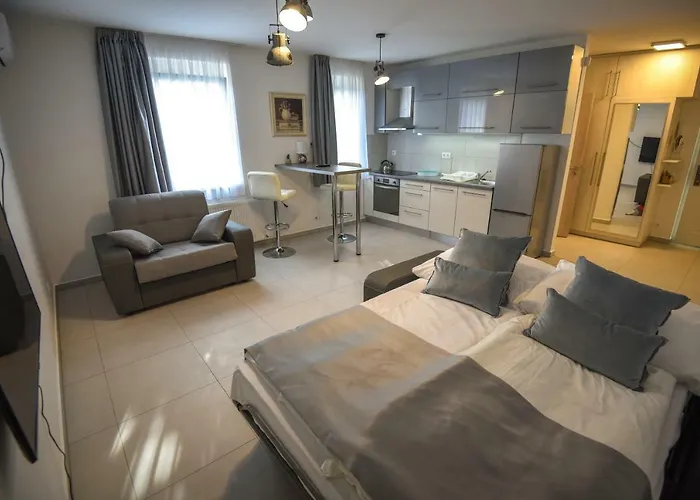 Francesca Apartman *